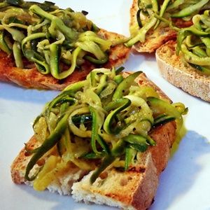 🥒Bruschetta “L’ortolana”🥒