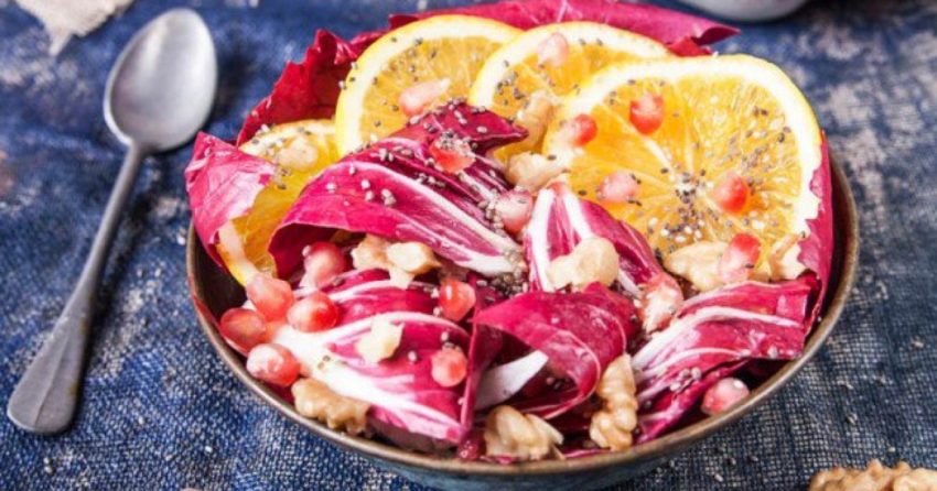 Insalata di radicchio, noci e arance