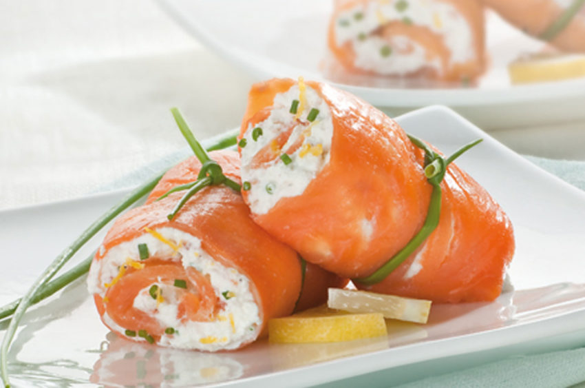 🍽 Involtini di salmone affumicato con formaggio ed erba cipollina 🍽