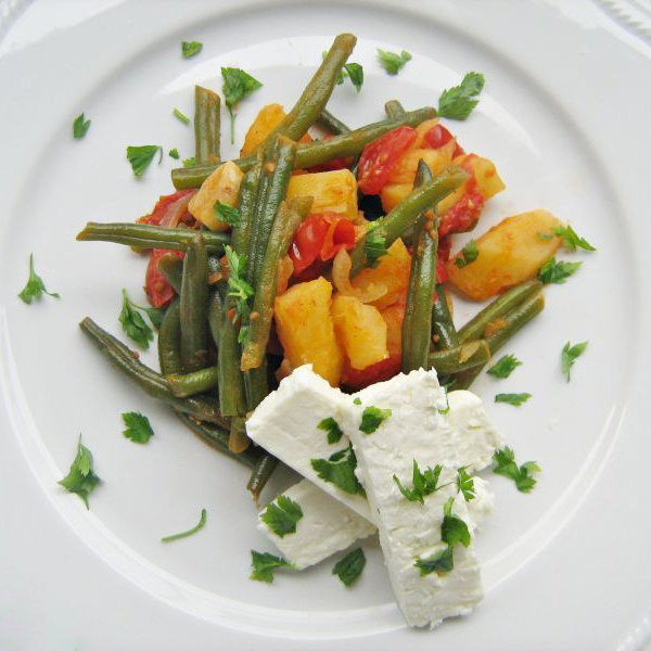 Insalata di fagiolini, patate e feta greca.